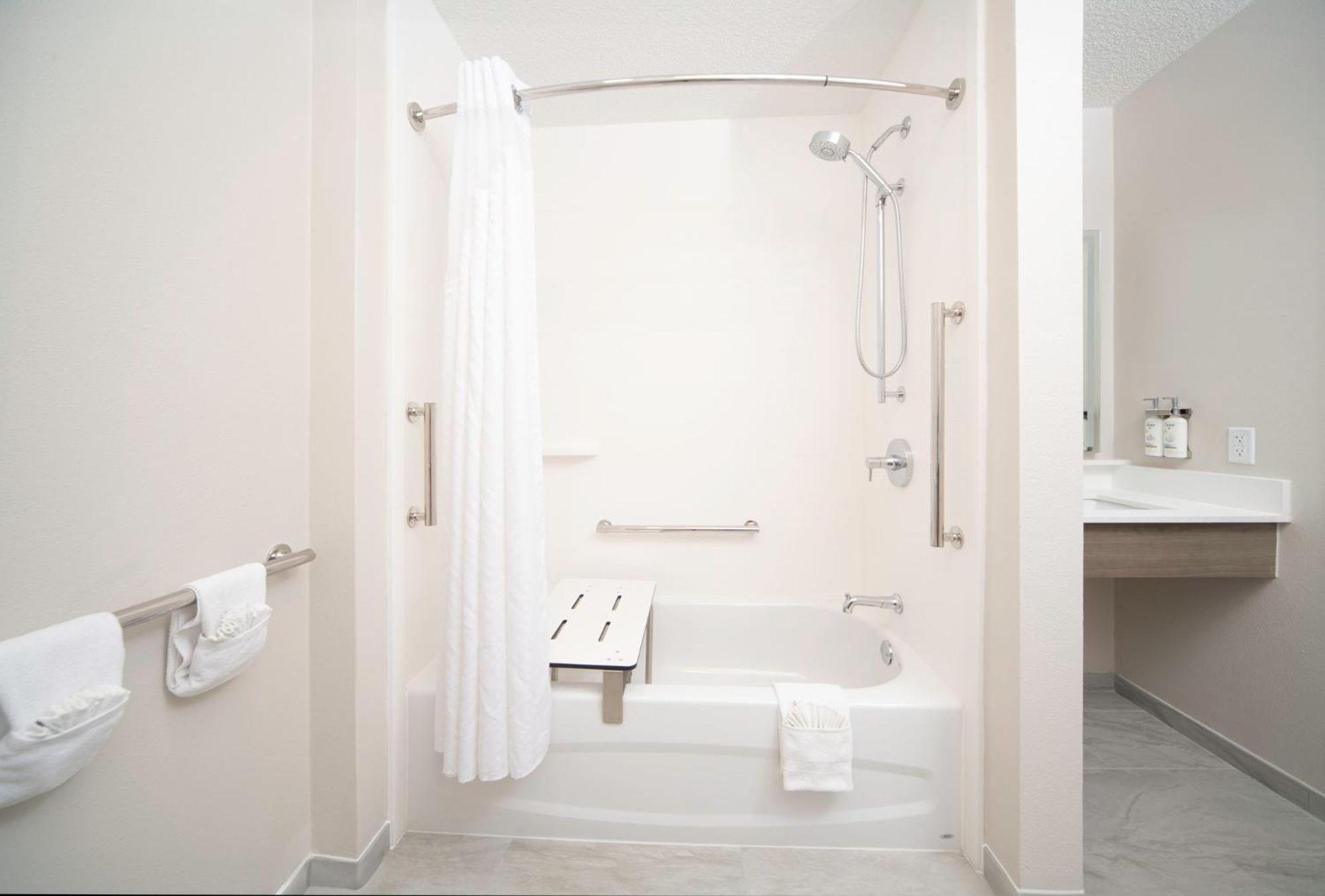 Holiday Inn Express & Suites Indianapolis - East By Ihg Dış mekan fotoğraf